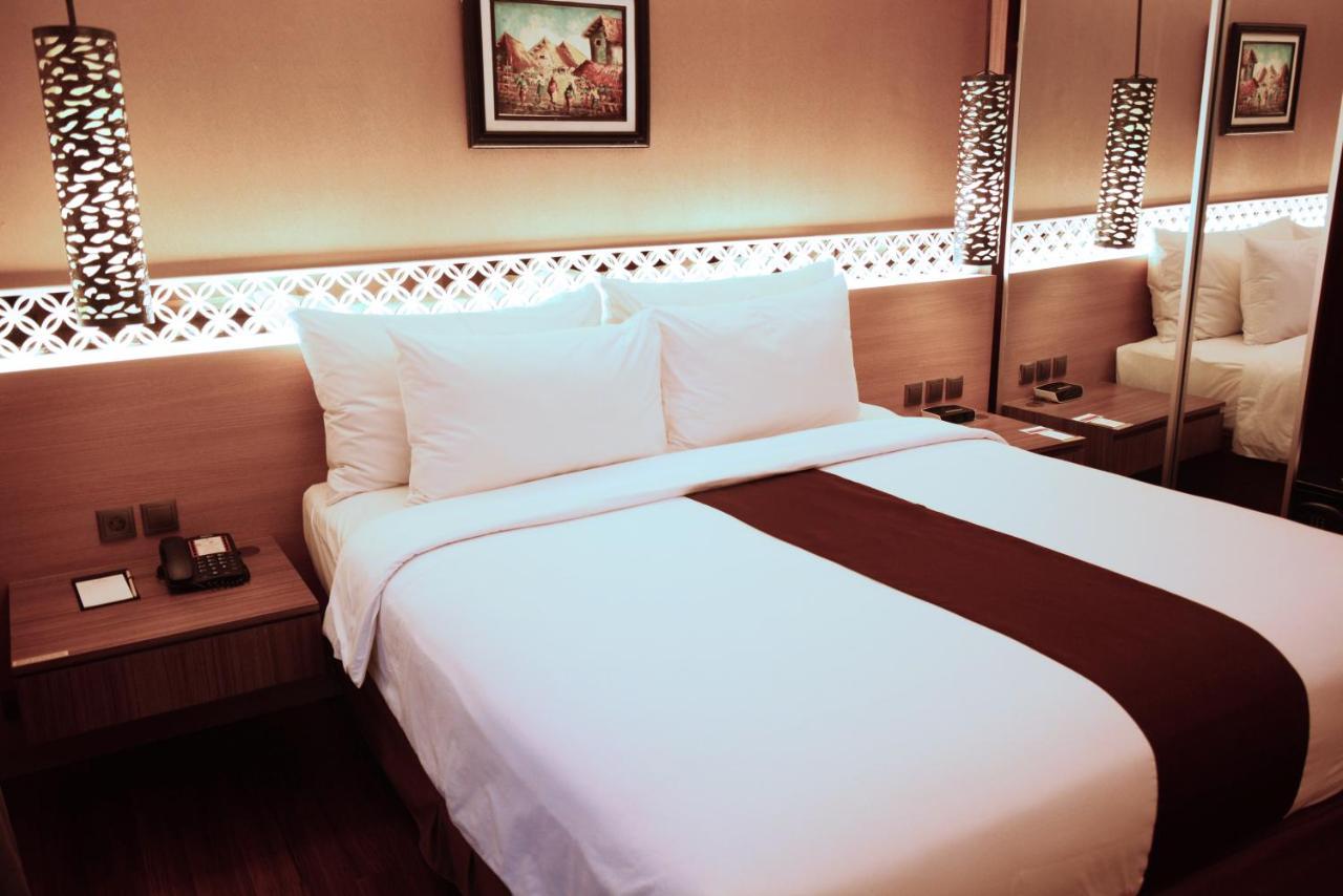 Ramada By Wyndham Bali Sunset Road Kuta Otel Seminyak Dış mekan fotoğraf