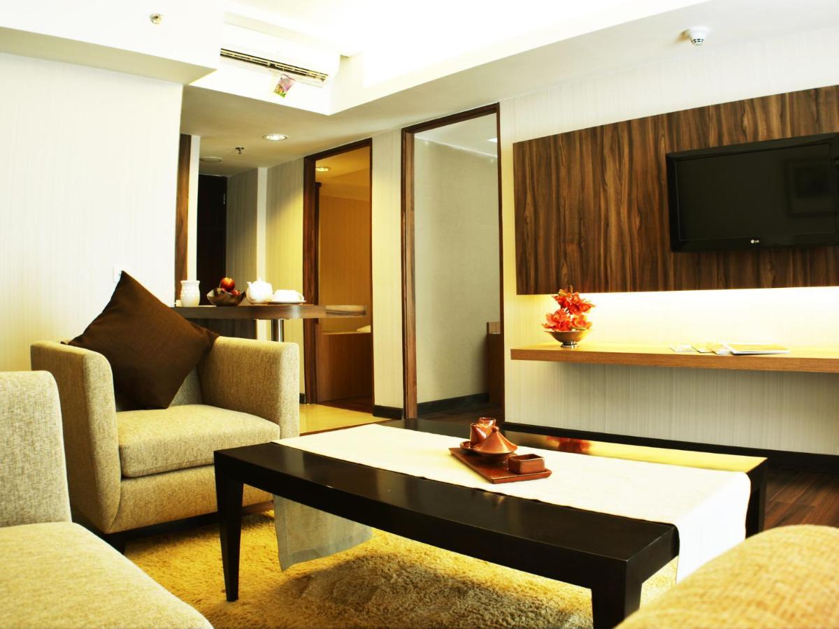 Ramada By Wyndham Bali Sunset Road Kuta Otel Seminyak Dış mekan fotoğraf