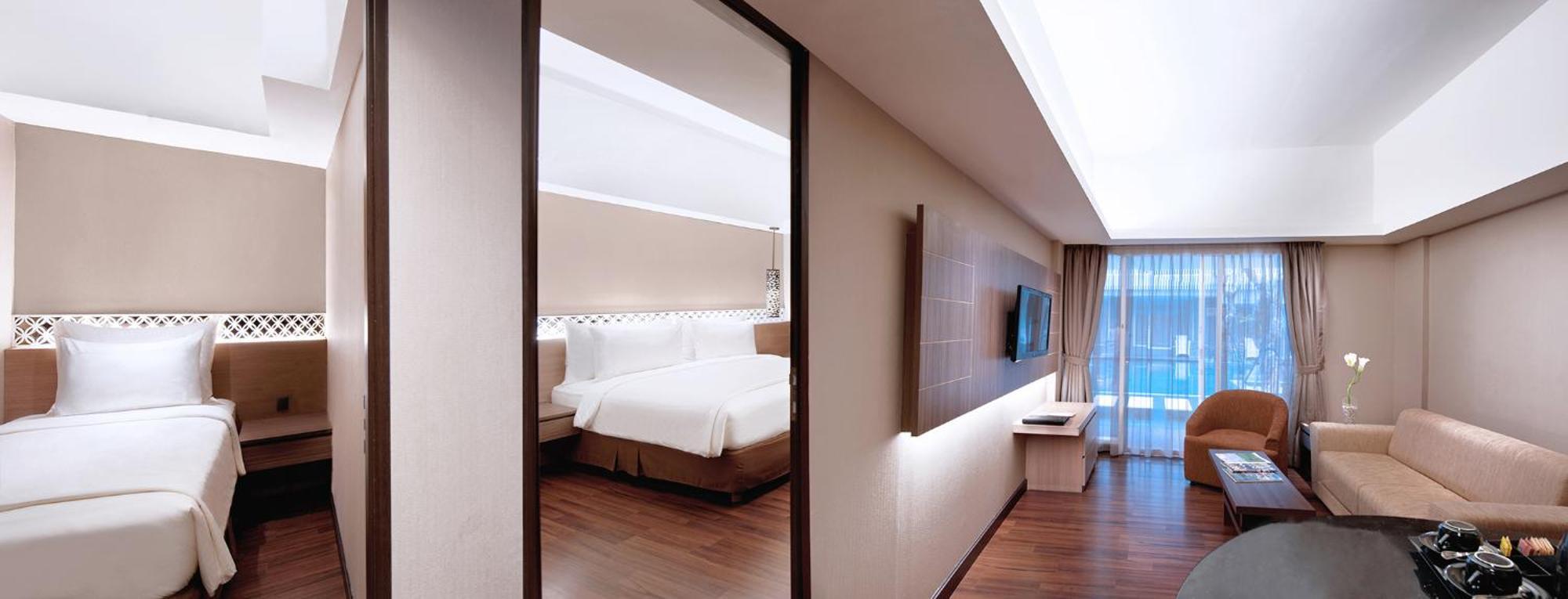 Ramada By Wyndham Bali Sunset Road Kuta Otel Seminyak Dış mekan fotoğraf